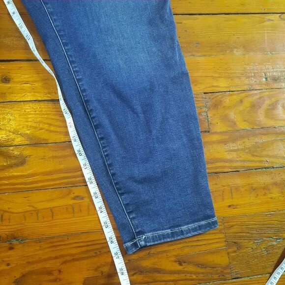 Torrid Jeans Plus Size 28W - Picture 5 of 5